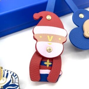 New Louis Vuitton Holiday GWP Carousell Santa charm